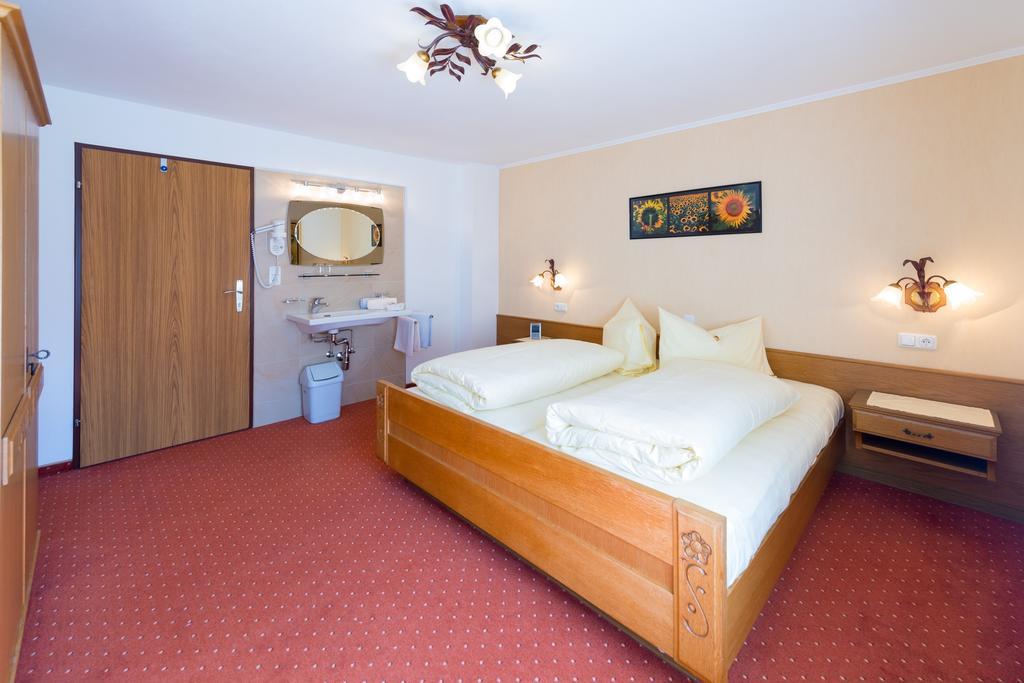 Ferienwohnung Haus Enzian Lermoos Zimmer foto
